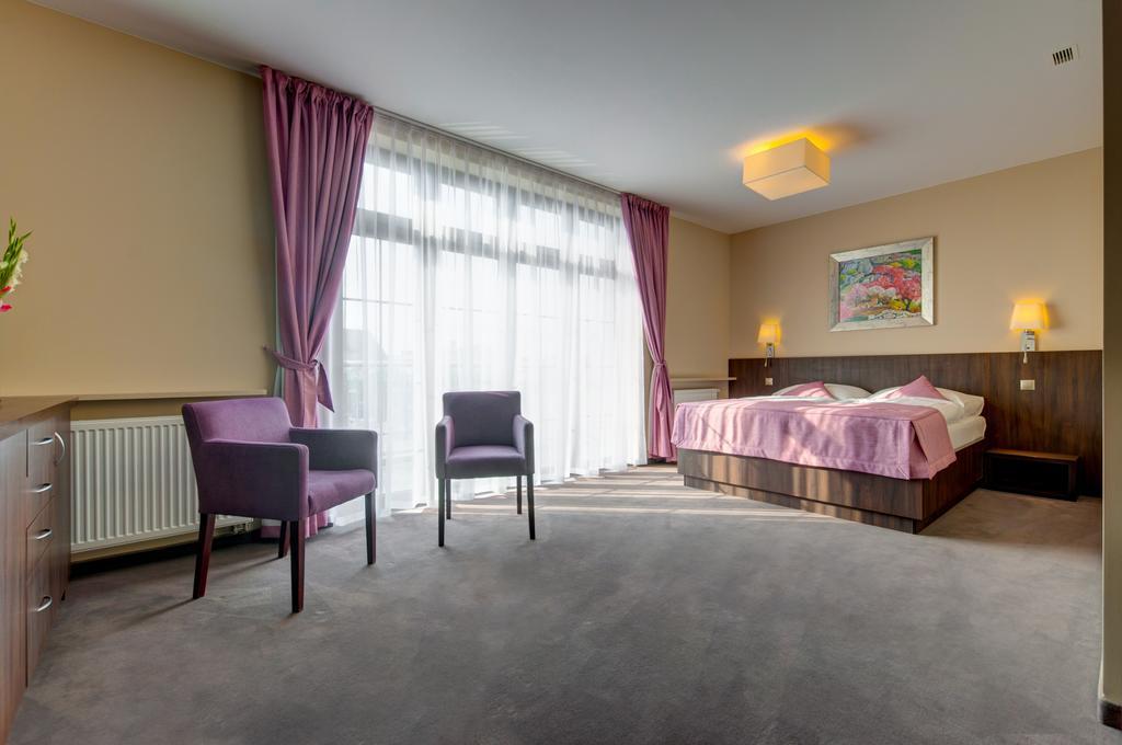 Hotel Figa Plewiska Phòng bức ảnh