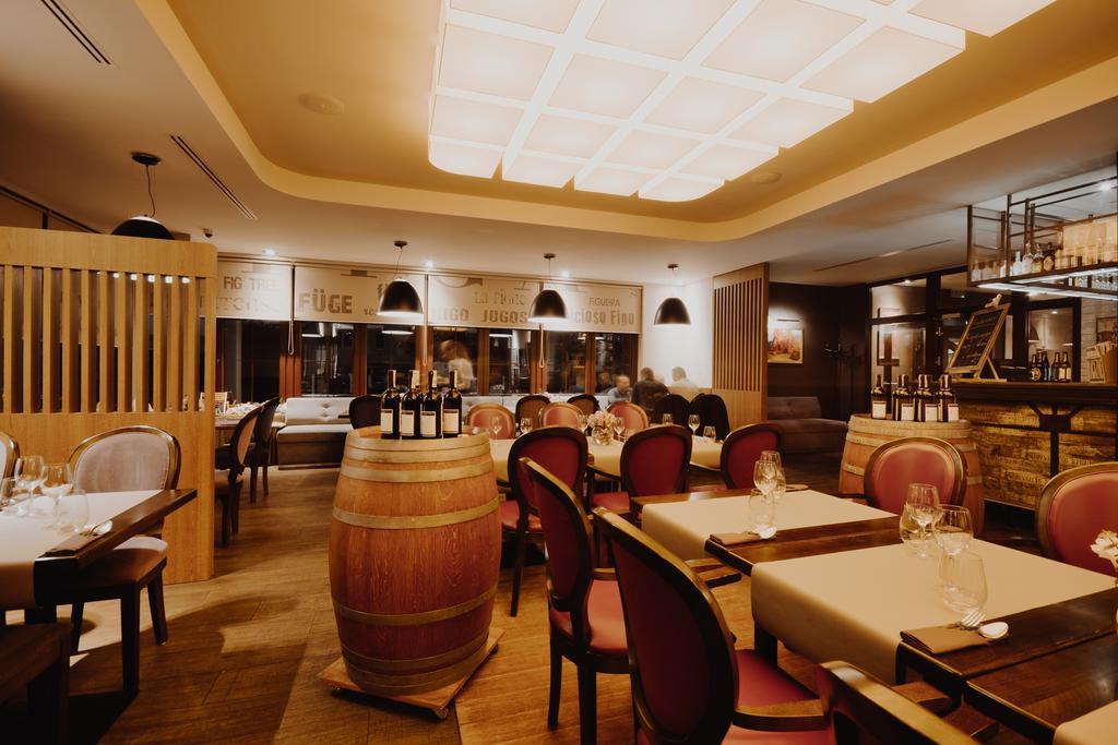 Hotel Figa Plewiska Ngoại thất bức ảnh